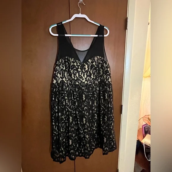 torrid Dresses Torrid Size 24 Black And Gold Lace Cocktail